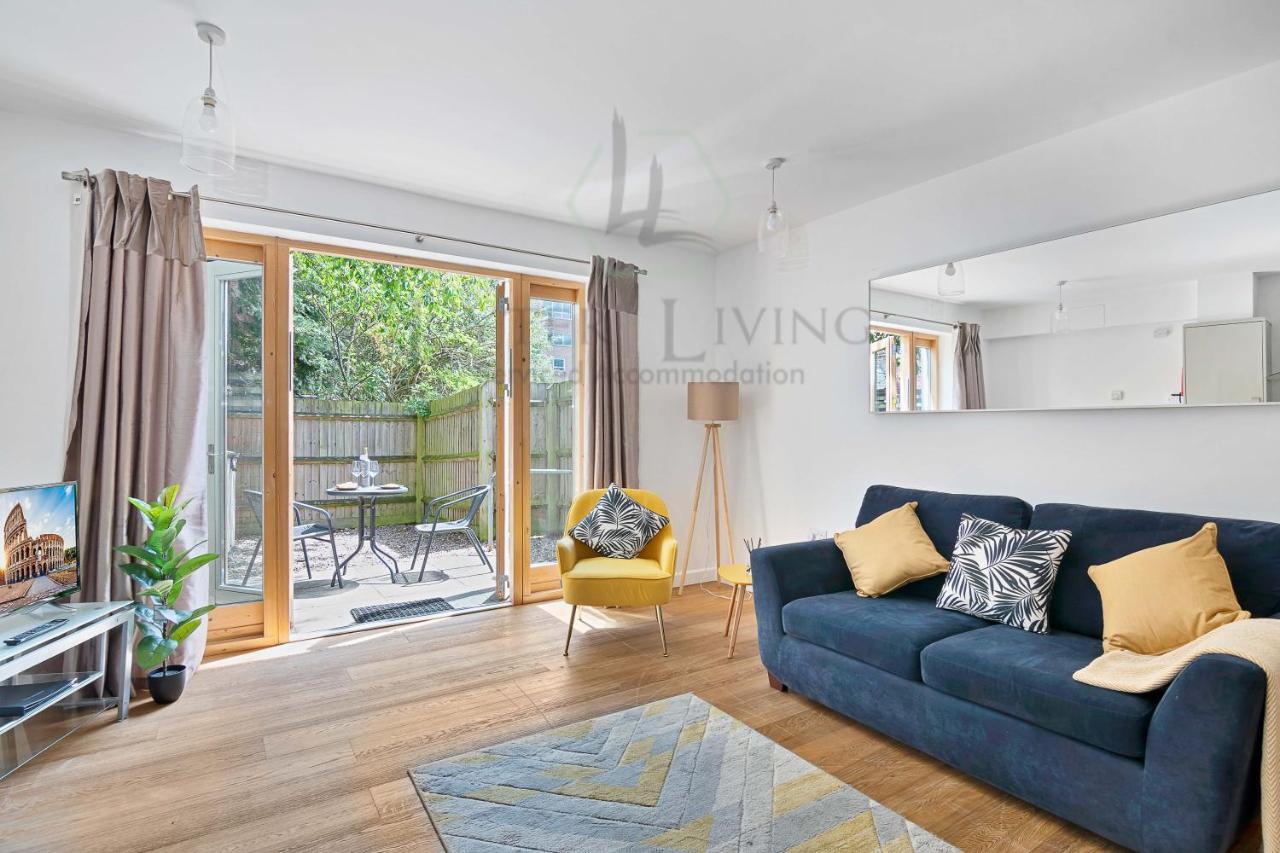 The Wharf - City Centre With Garden At Lyter Living Serviced
